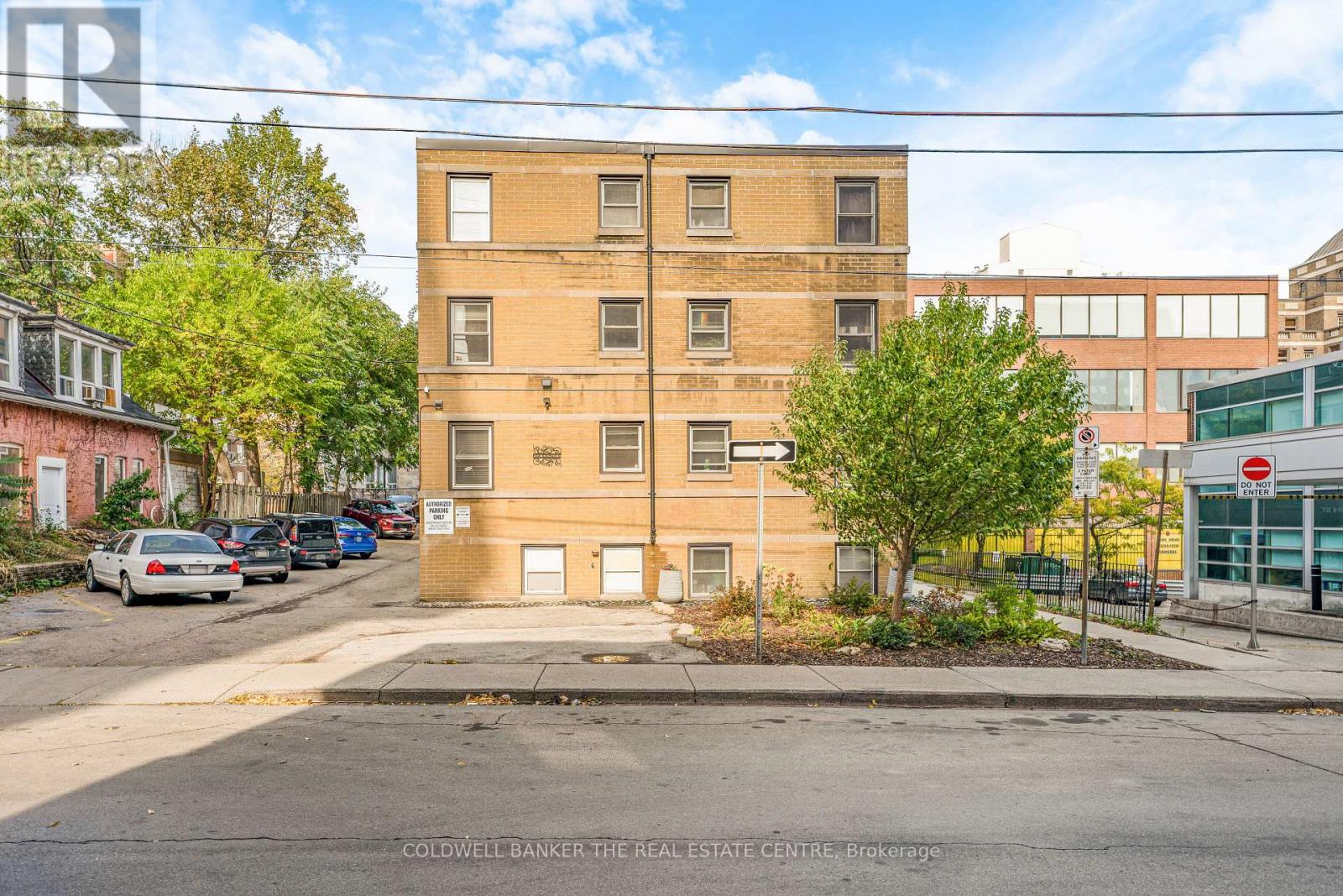 9 - 4 Robinson Street Property Photo 23