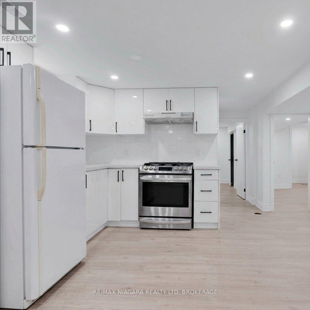 Lower Unit - 210 Mackan Street Property Photo 2