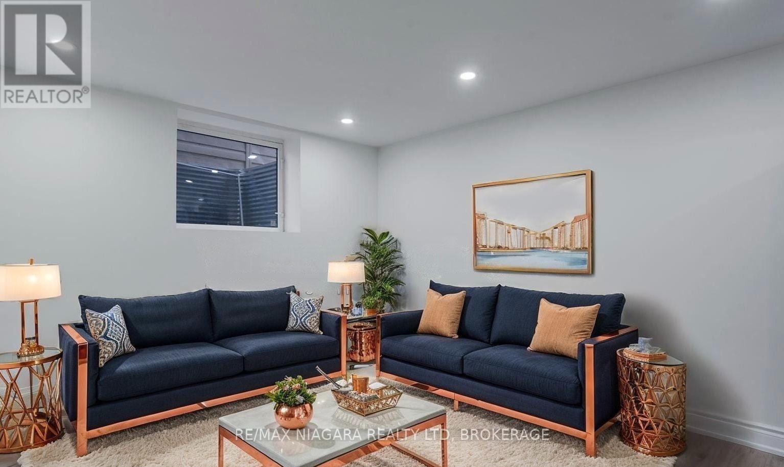 Lower Unit - 210 Mackan Street Property Photo 4