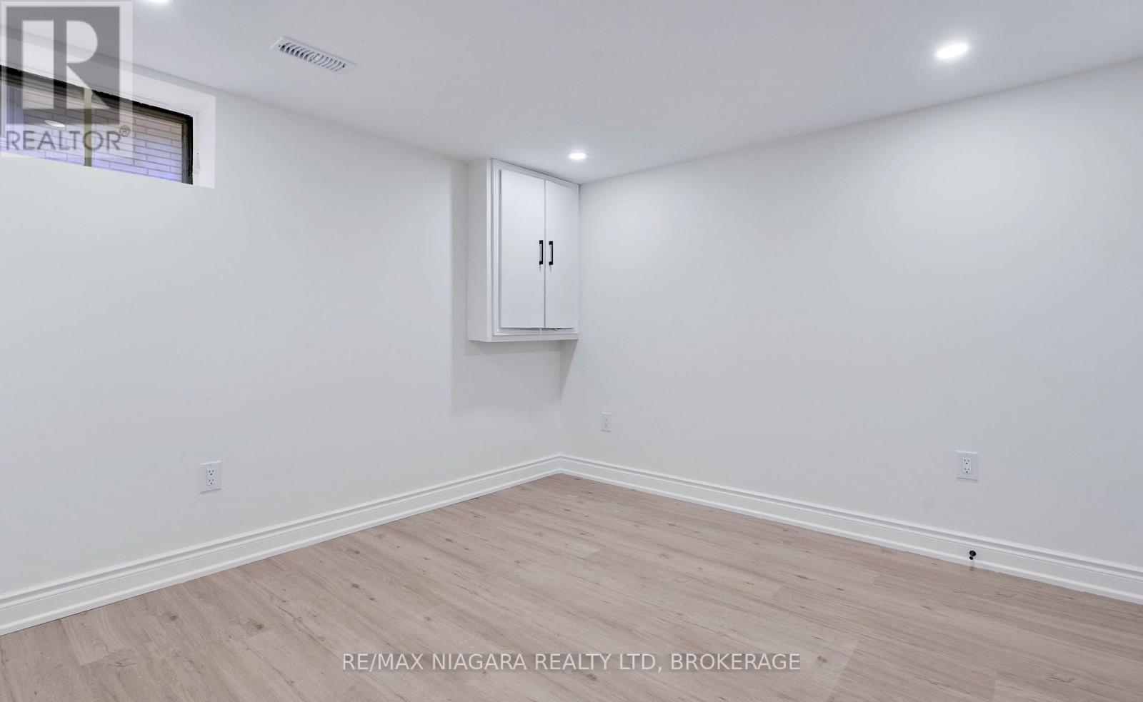 Lower Unit - 210 Mackan Street Property Photo 5