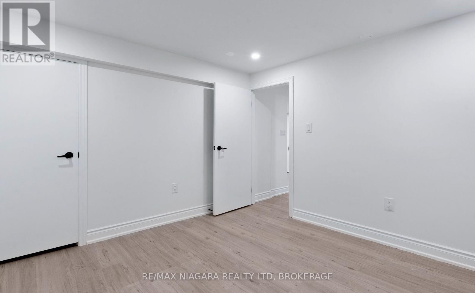 Lower Unit - 210 Mackan Street Property Photo 6