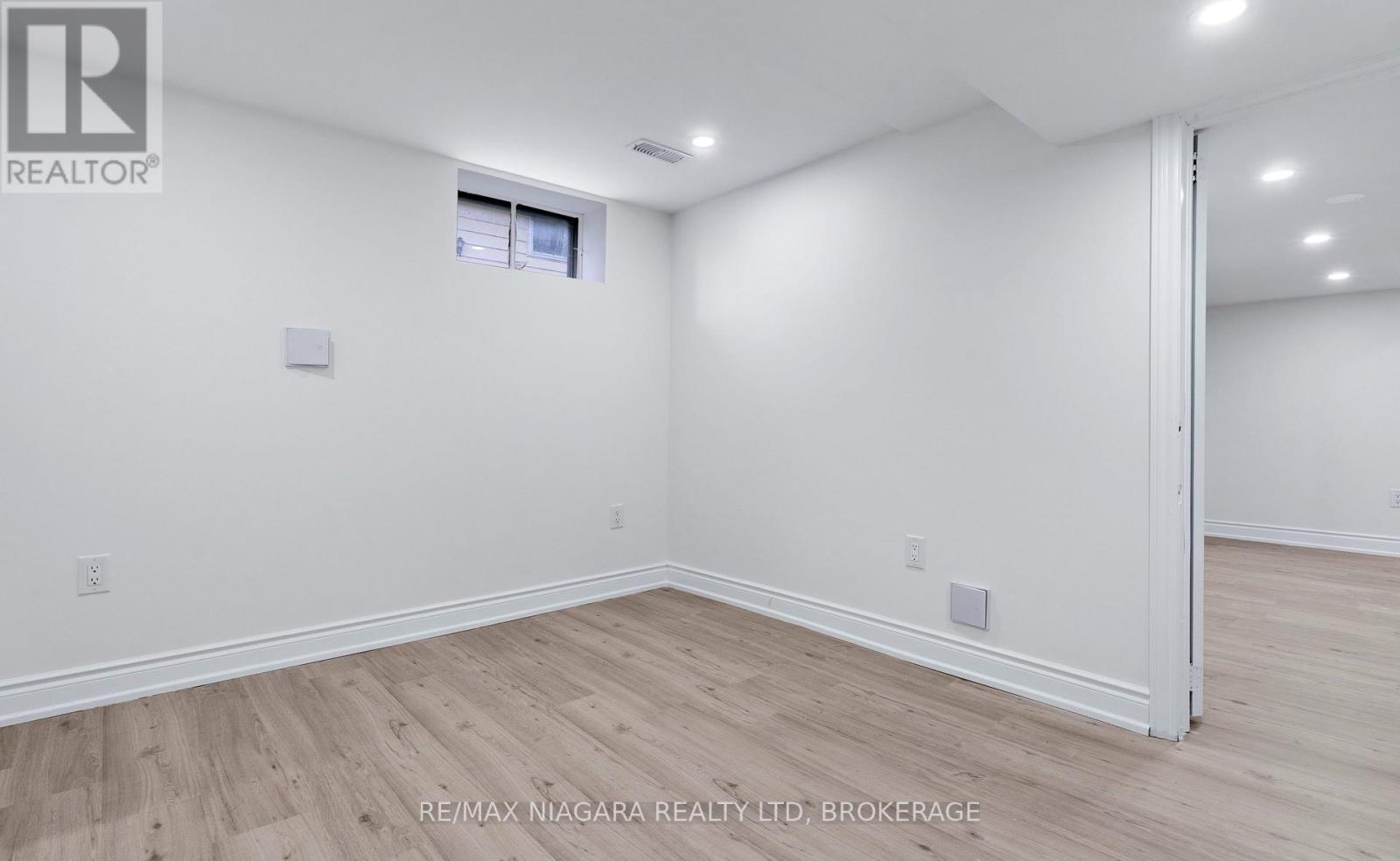 Lower Unit - 210 Mackan Street Property Photo 9