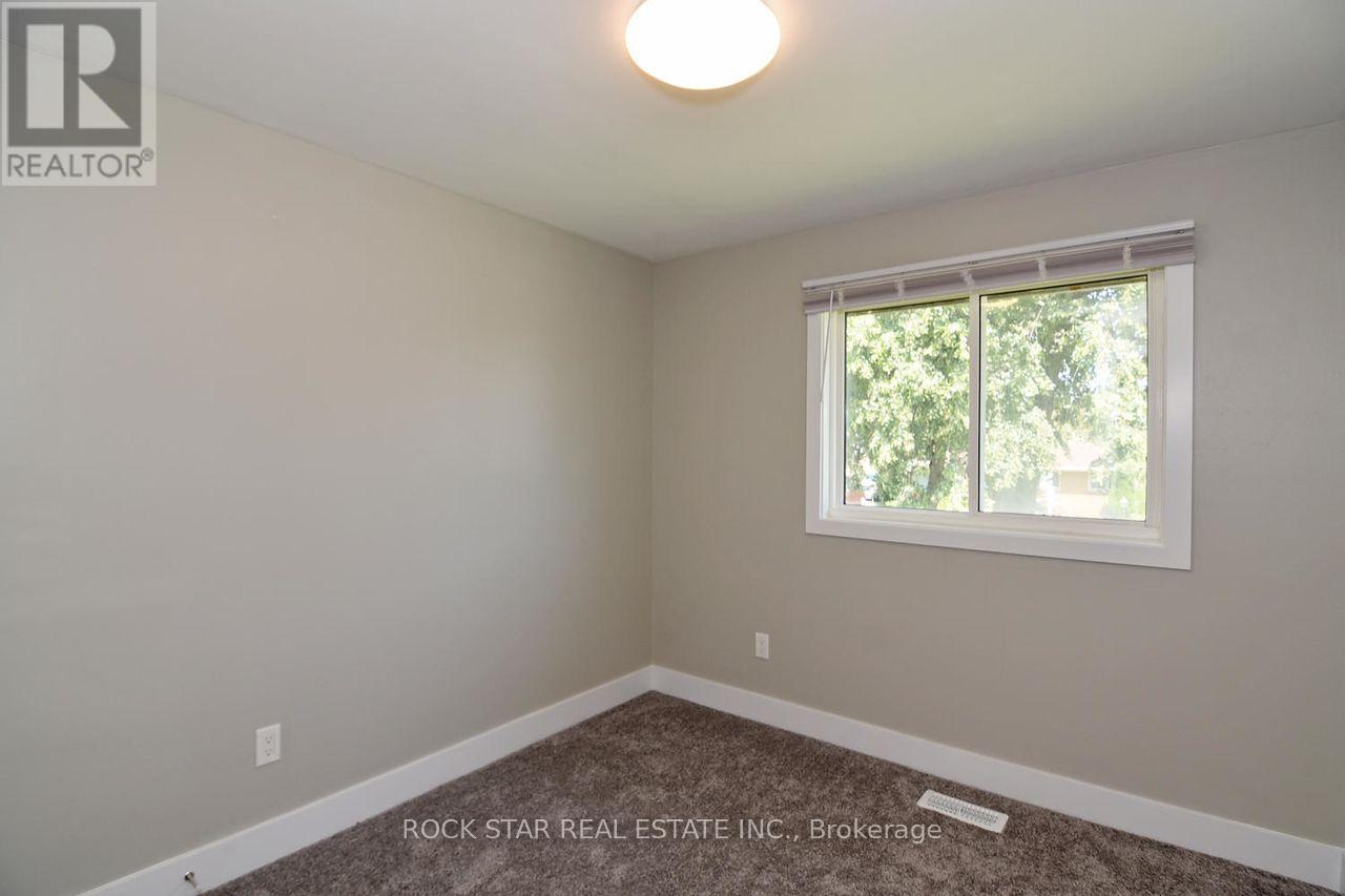 1 Southwood Crescent Property Photo 11