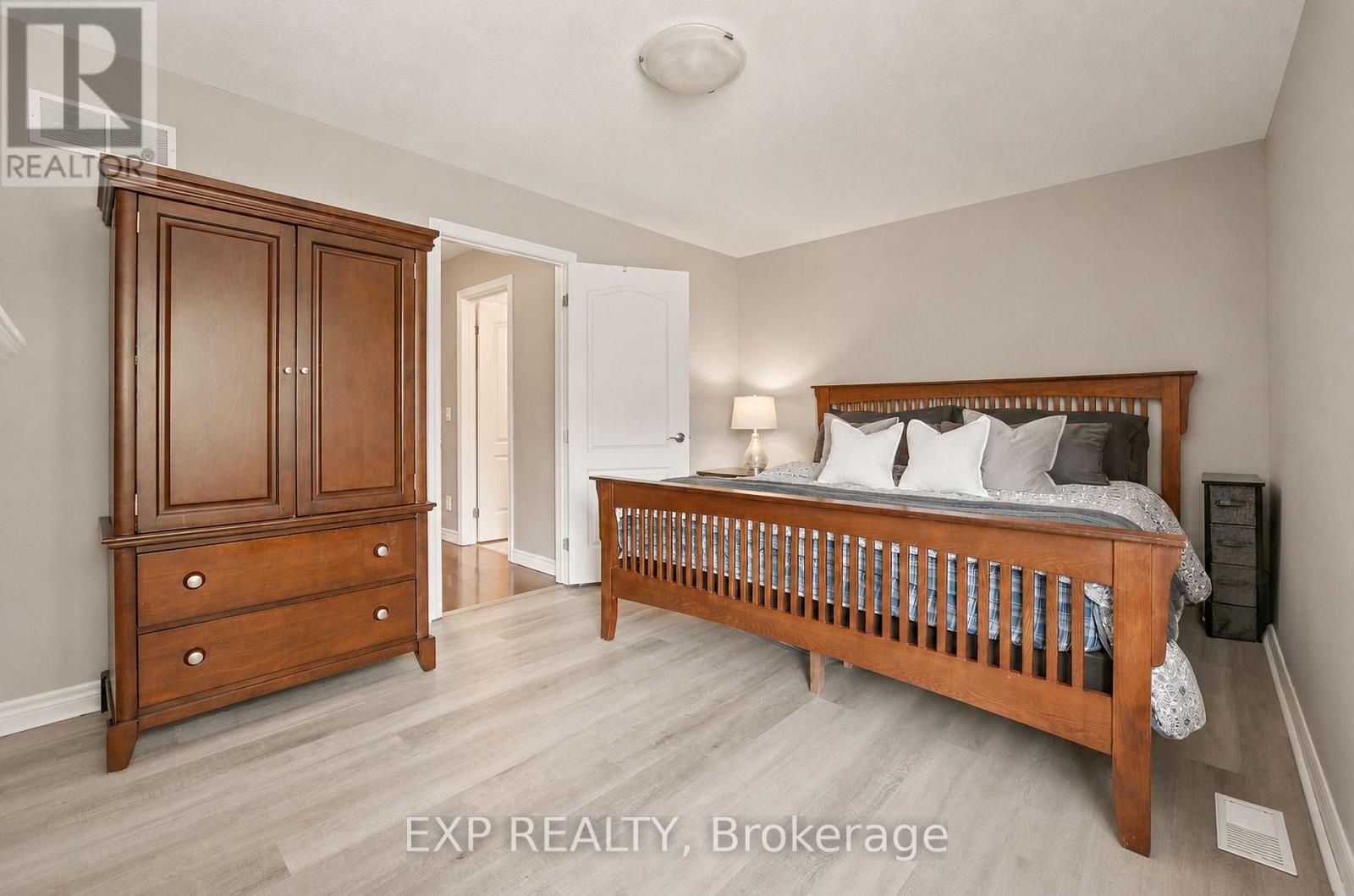 1 - 495 Linwell Road Property Photo 7