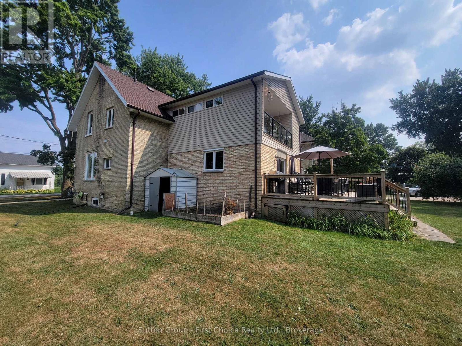 30 King Street N Property Photo 2