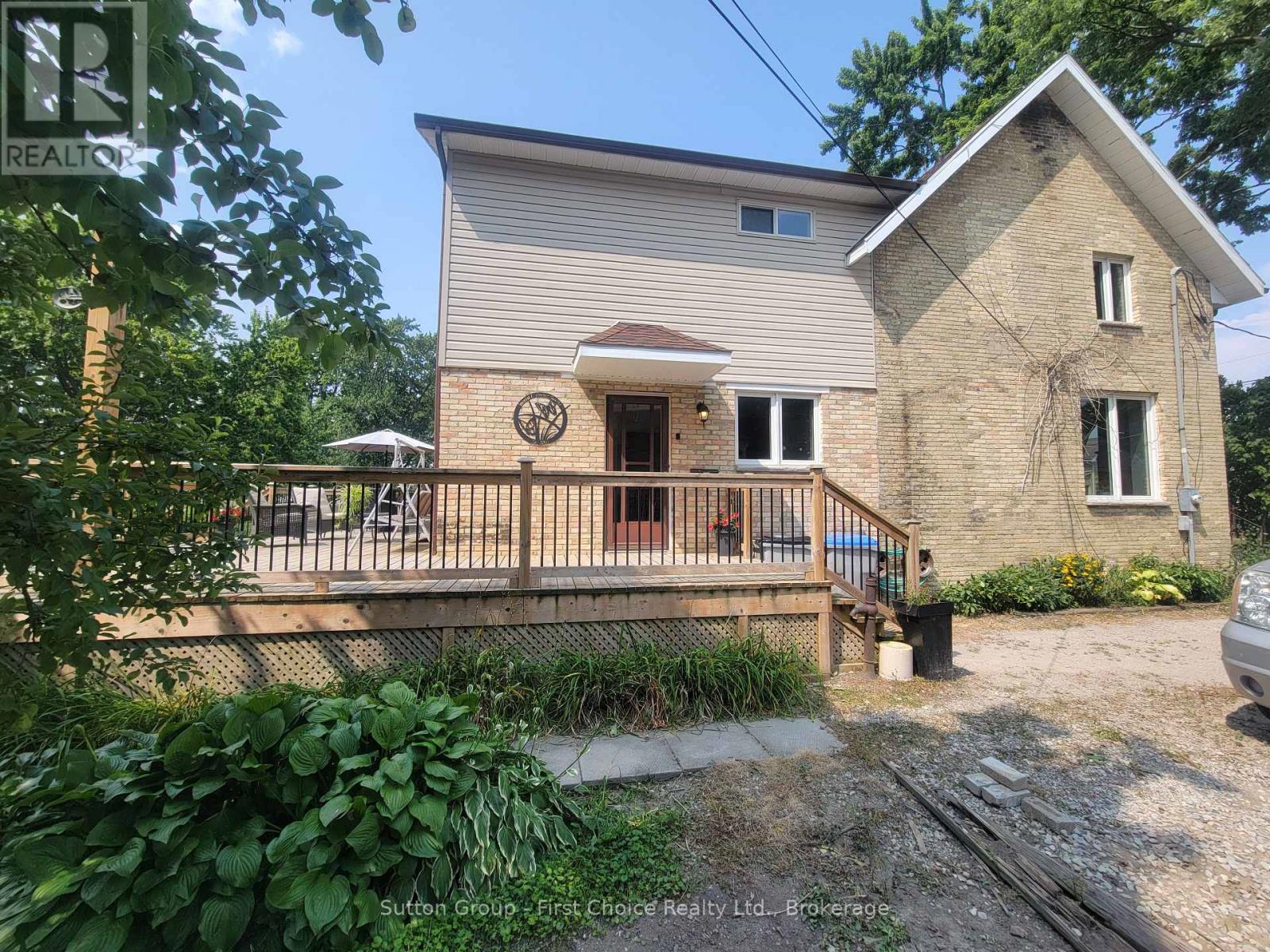 30 King Street N Property Photo 3