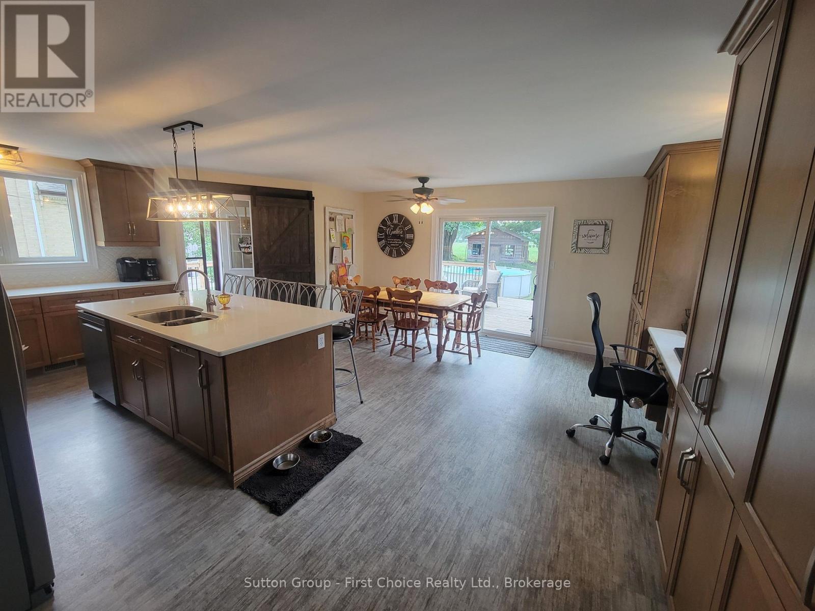30 King Street N Property Photo 7