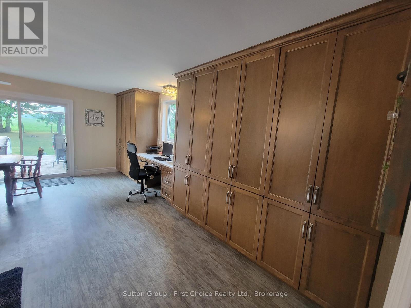 30 King Street N Property Photo 10