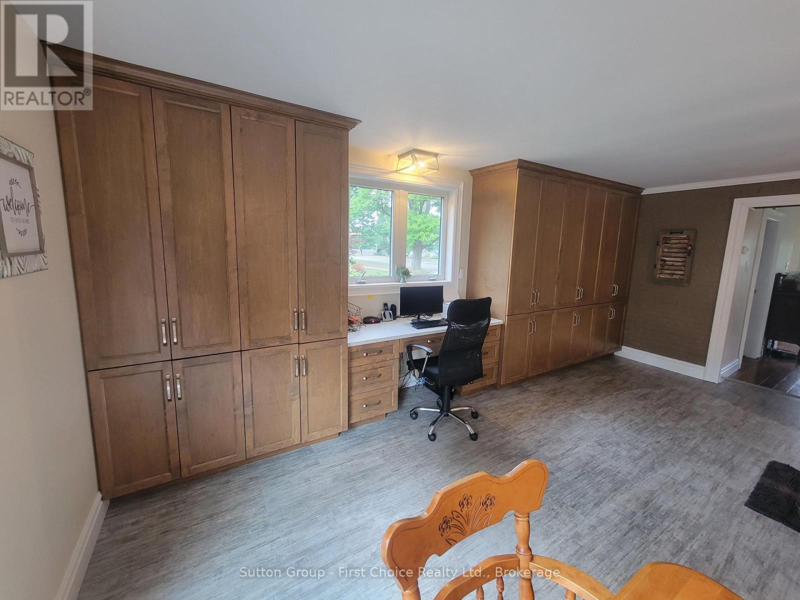30 King Street N Property Photo 12