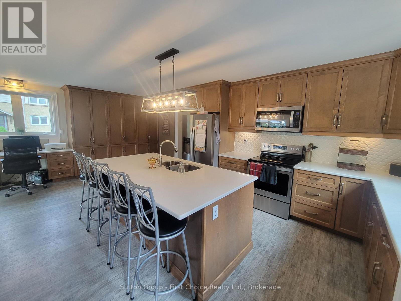 30 King Street N Property Photo 14