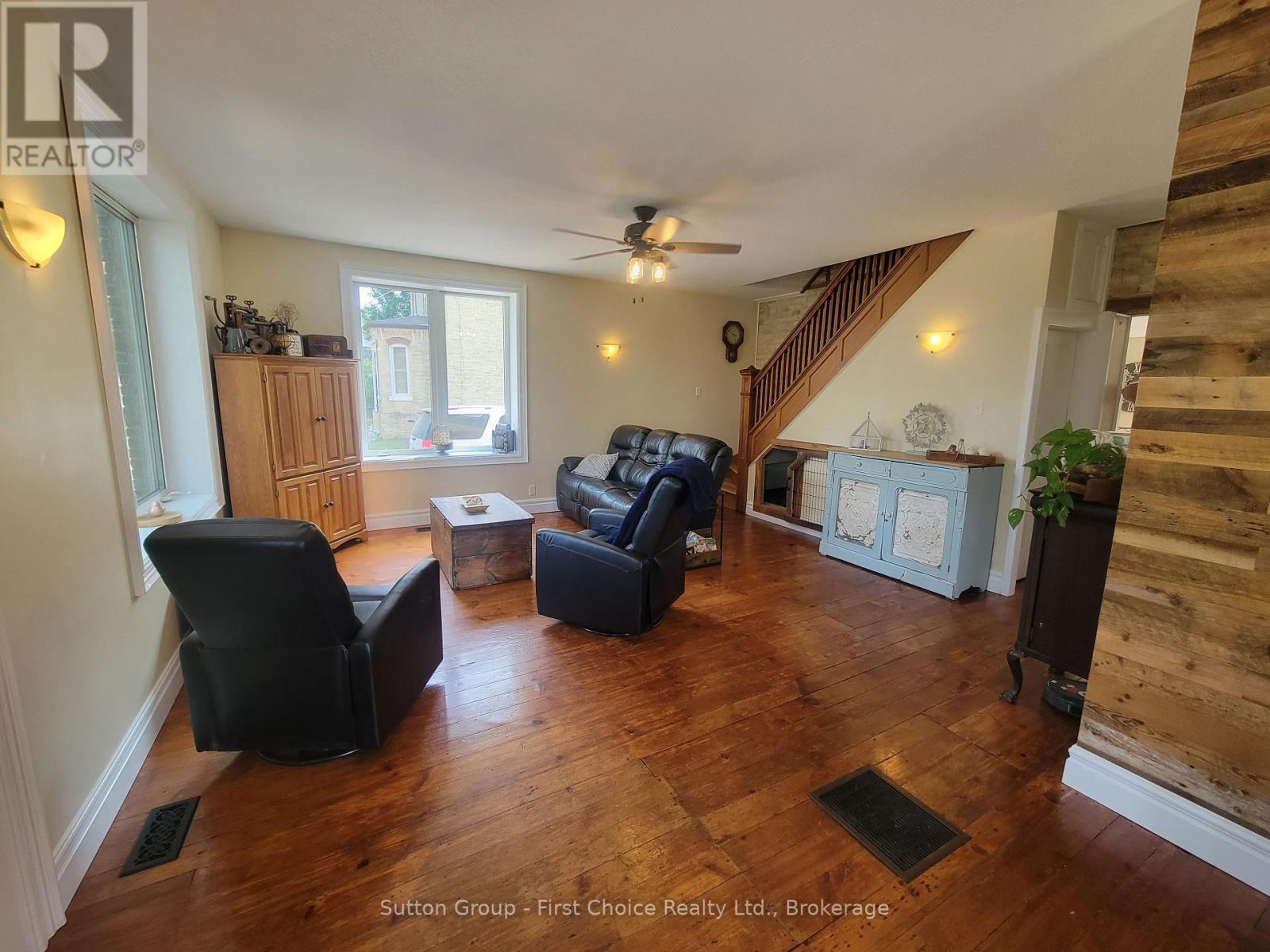 30 King Street N Property Photo 23