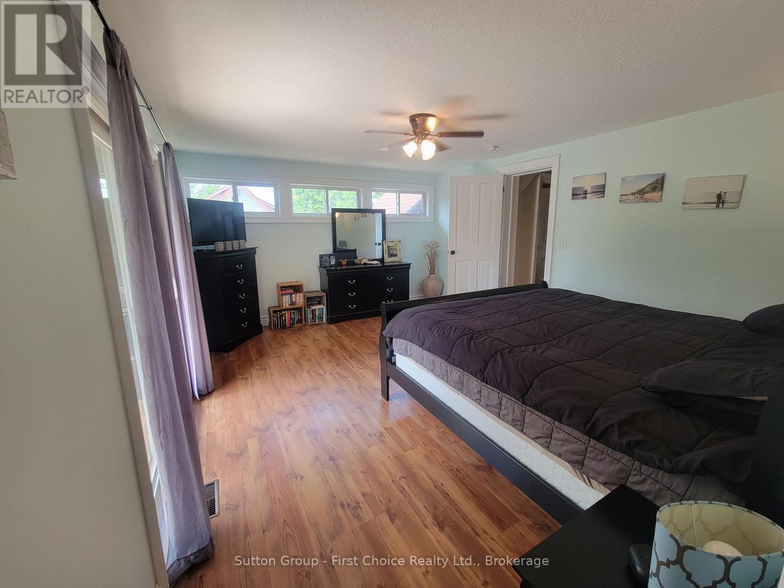 30 King Street N Property Photo 33