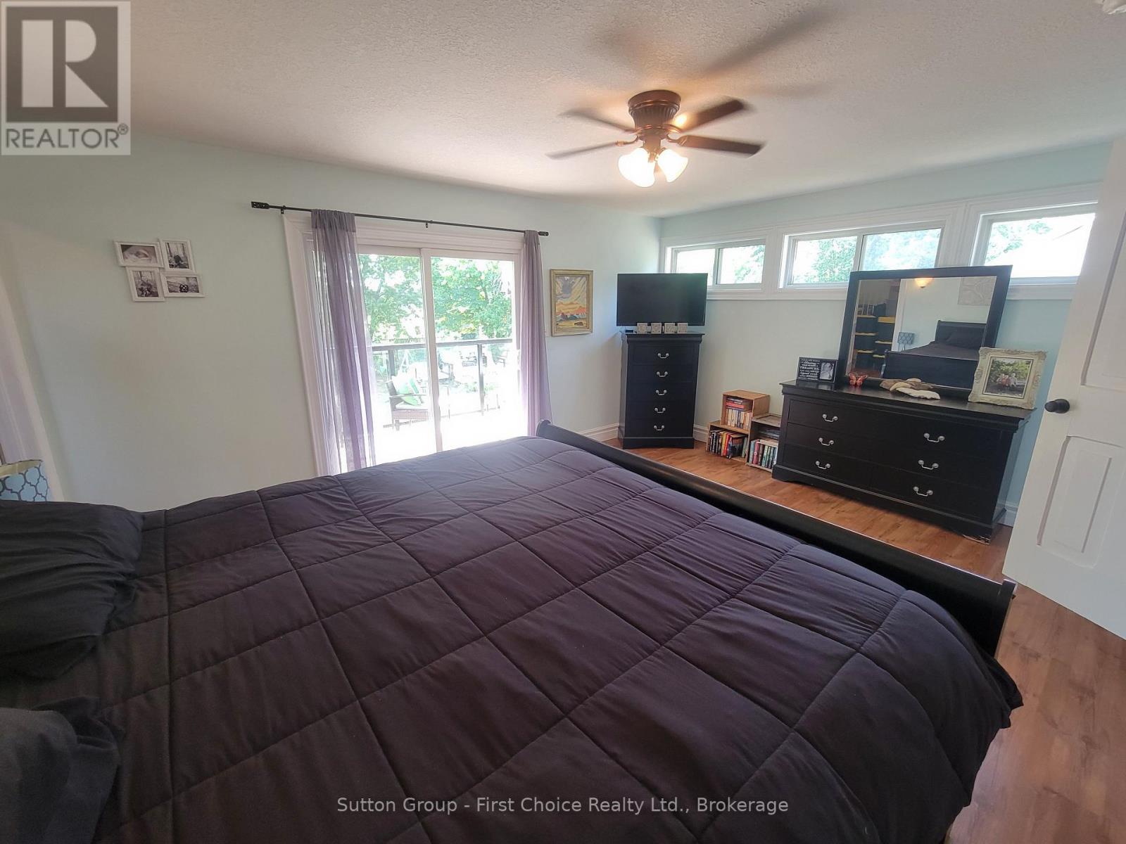 30 King Street N Property Photo 35