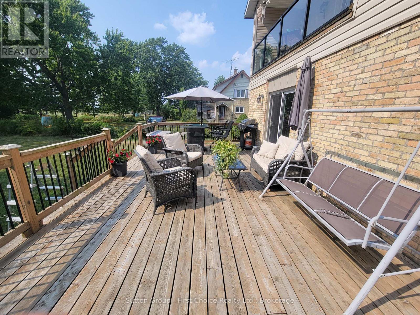 30 King Street N Property Photo 44
