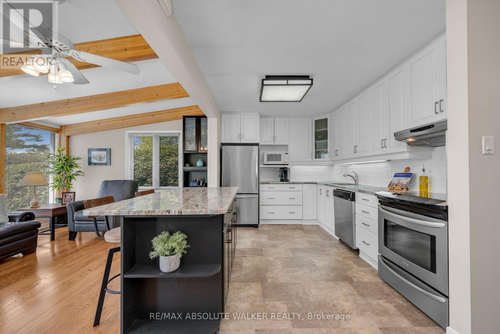 5 West Herrington Court Property Photo 3