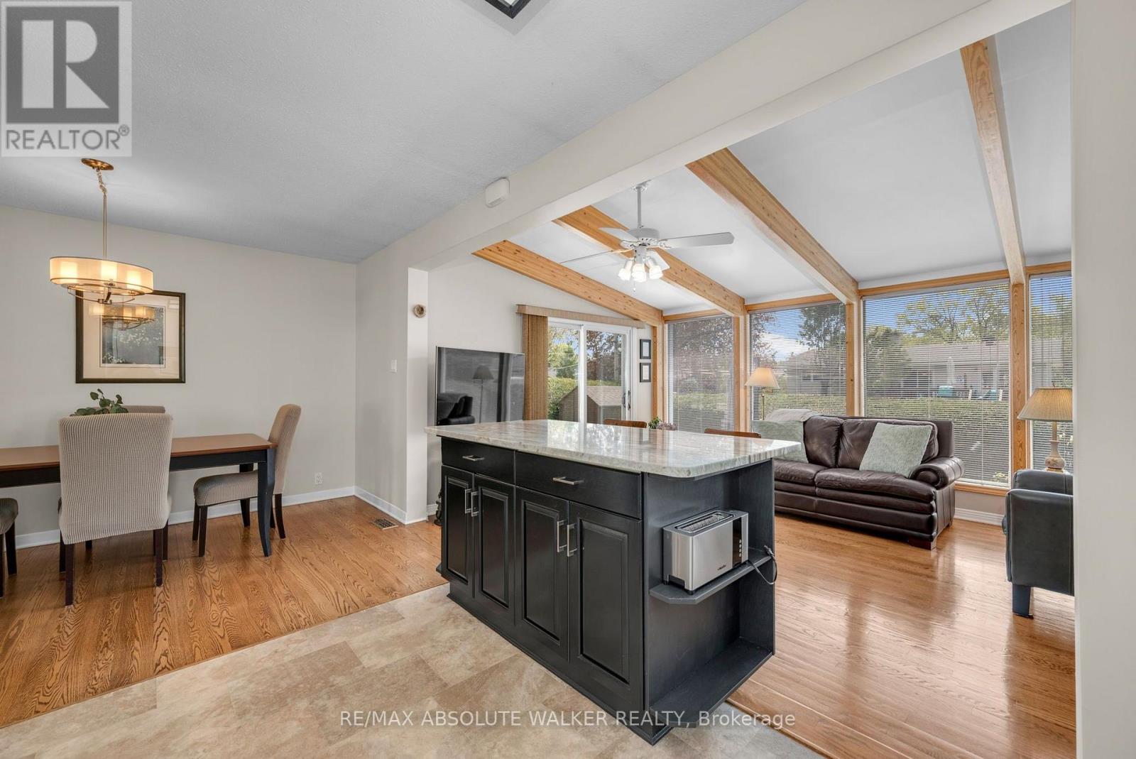 5 West Herrington Court Property Photo 4