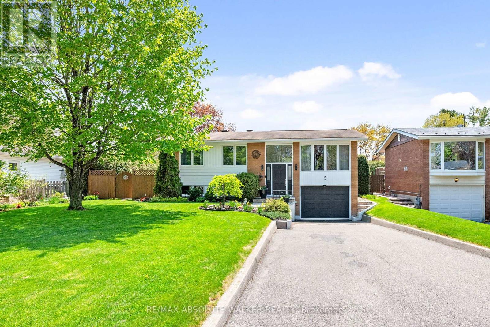 5 West Herrington Court Property Photo 7