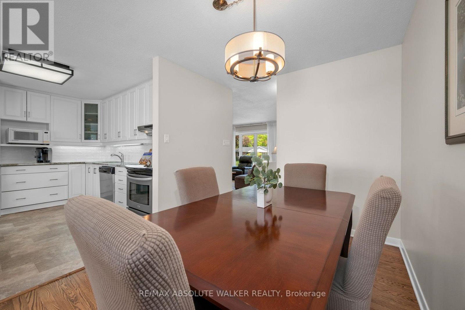 5 West Herrington Court Property Photo 16