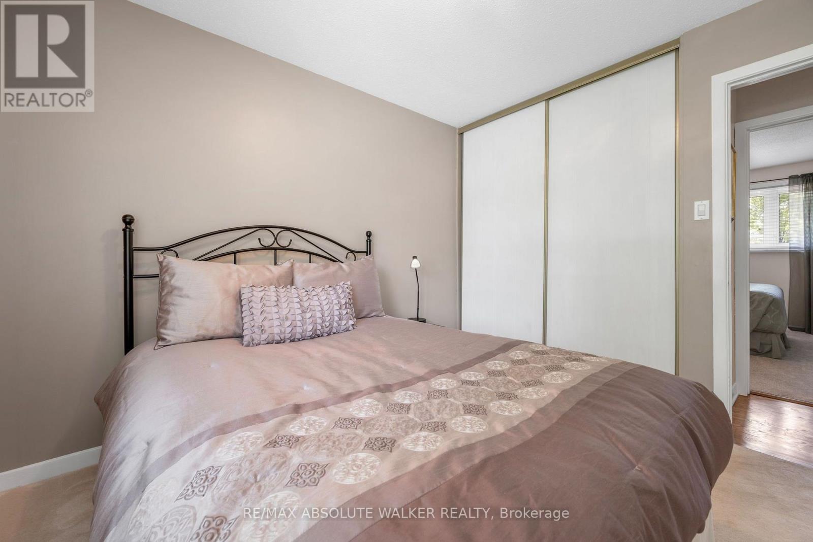 5 West Herrington Court Property Photo 26