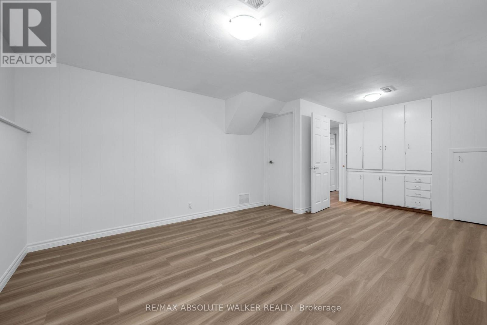 5 West Herrington Court Property Photo 37