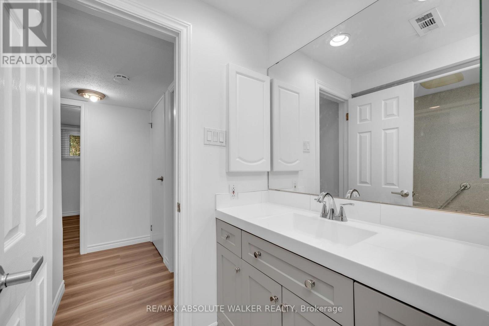 5 West Herrington Court Property Photo 41