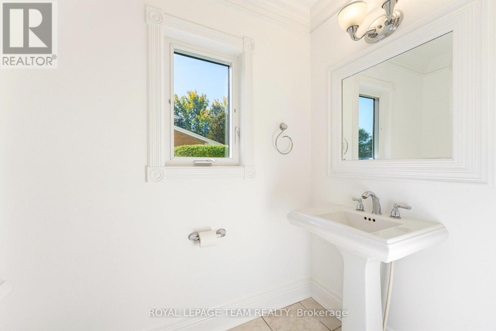 35 Mohawk Crescent Property Photo 16