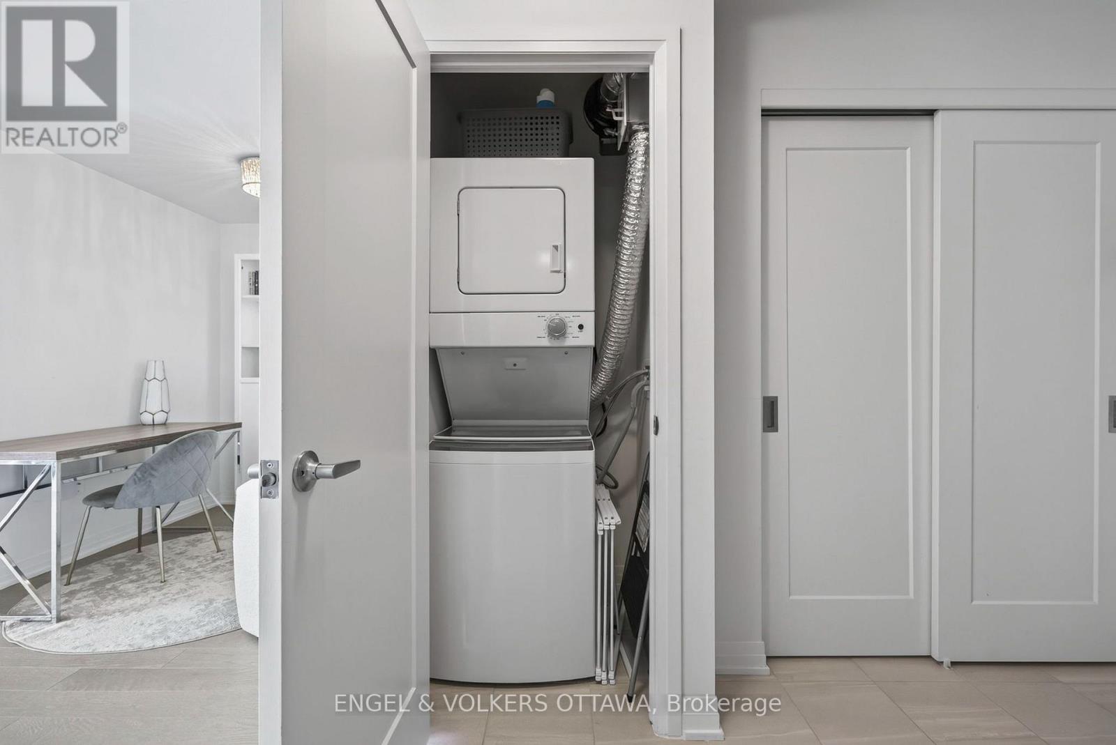 1503 - 805 Carling Avenue Property Photo 7