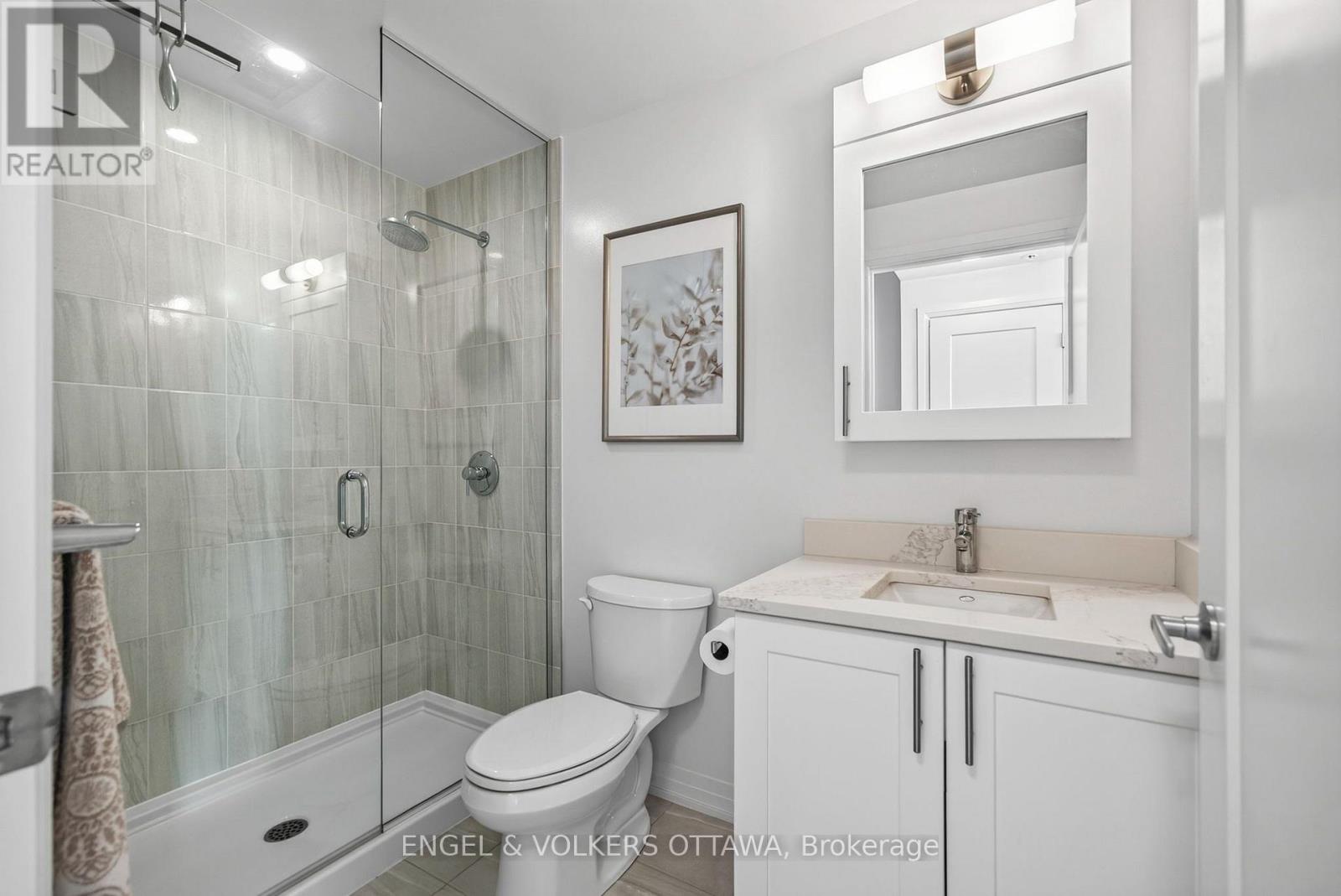 1503 - 805 Carling Avenue Property Photo 8