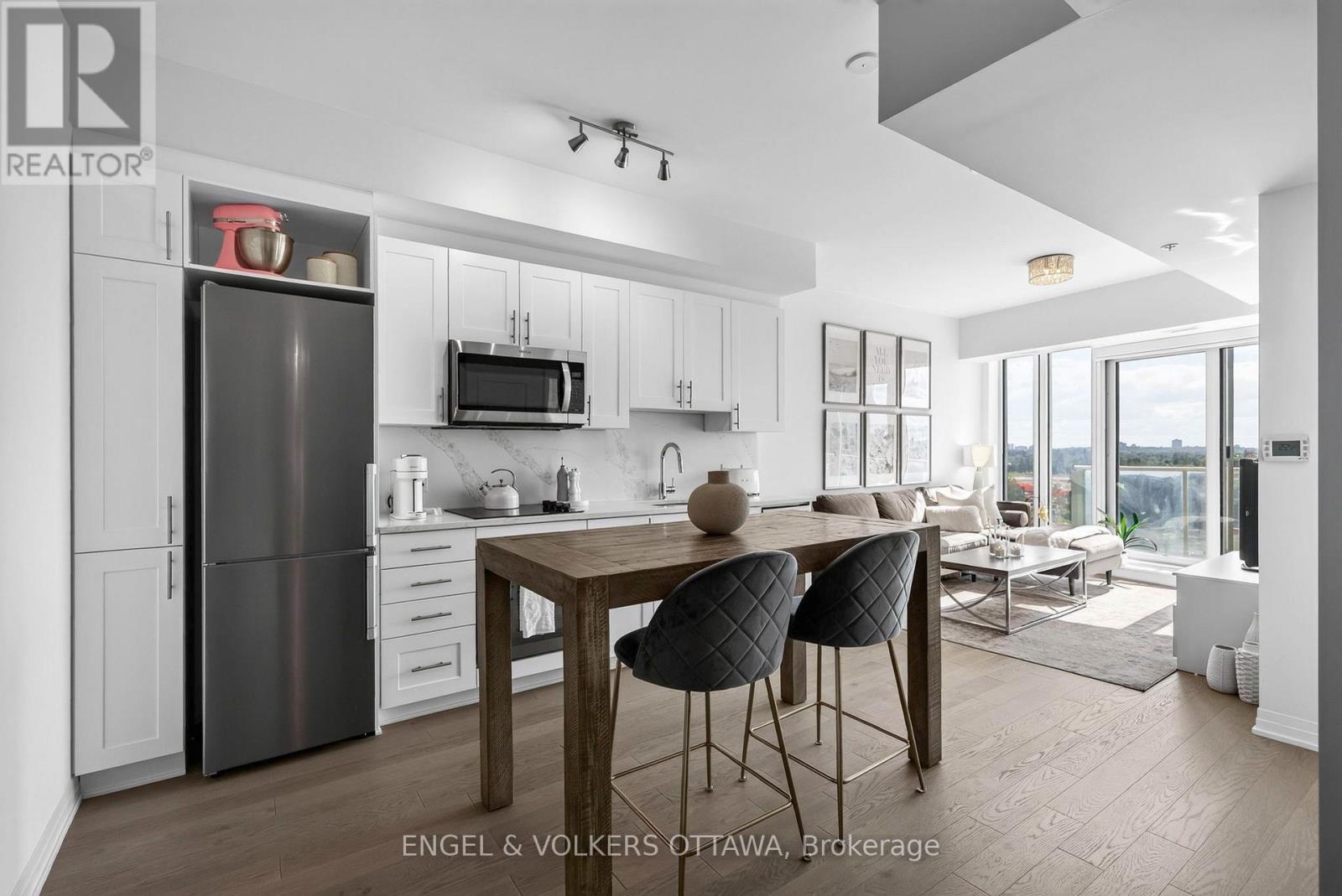 1503 - 805 Carling Avenue Property Photo 12