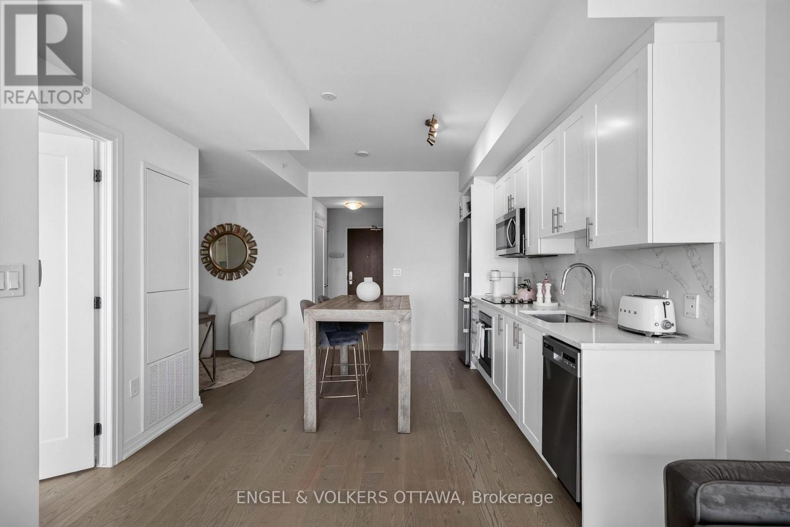 1503 - 805 Carling Avenue Property Photo 13