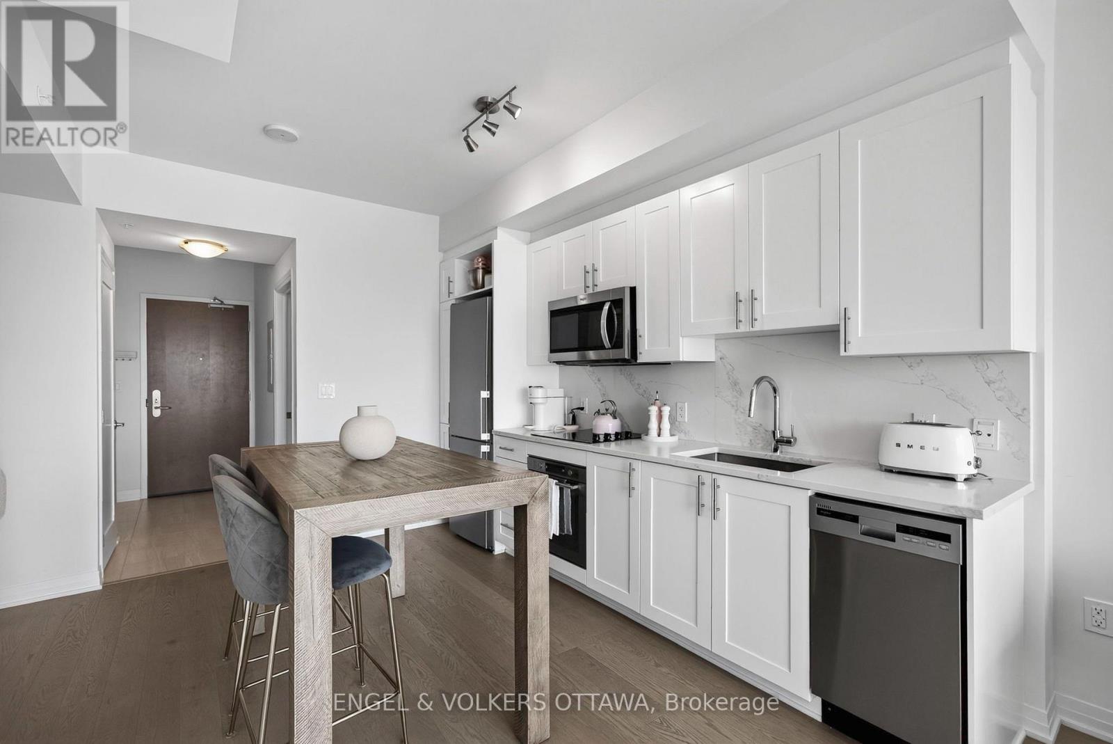1503 - 805 Carling Avenue Property Photo 14