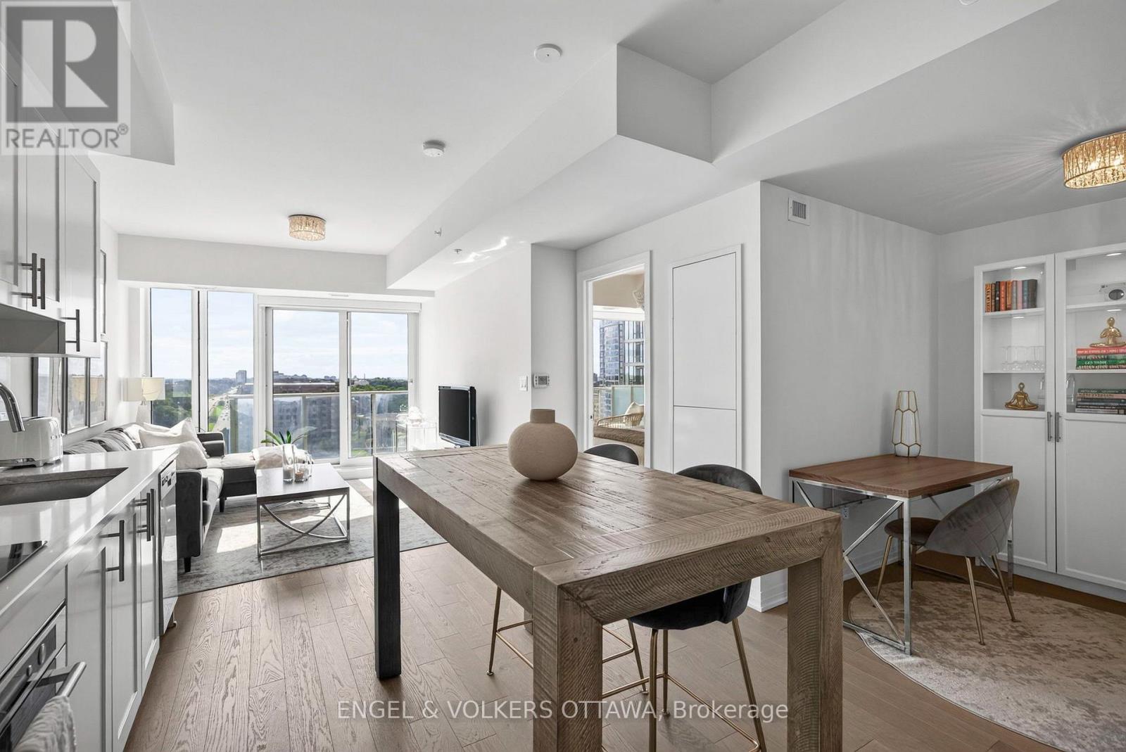 1503 - 805 Carling Avenue Property Photo 16