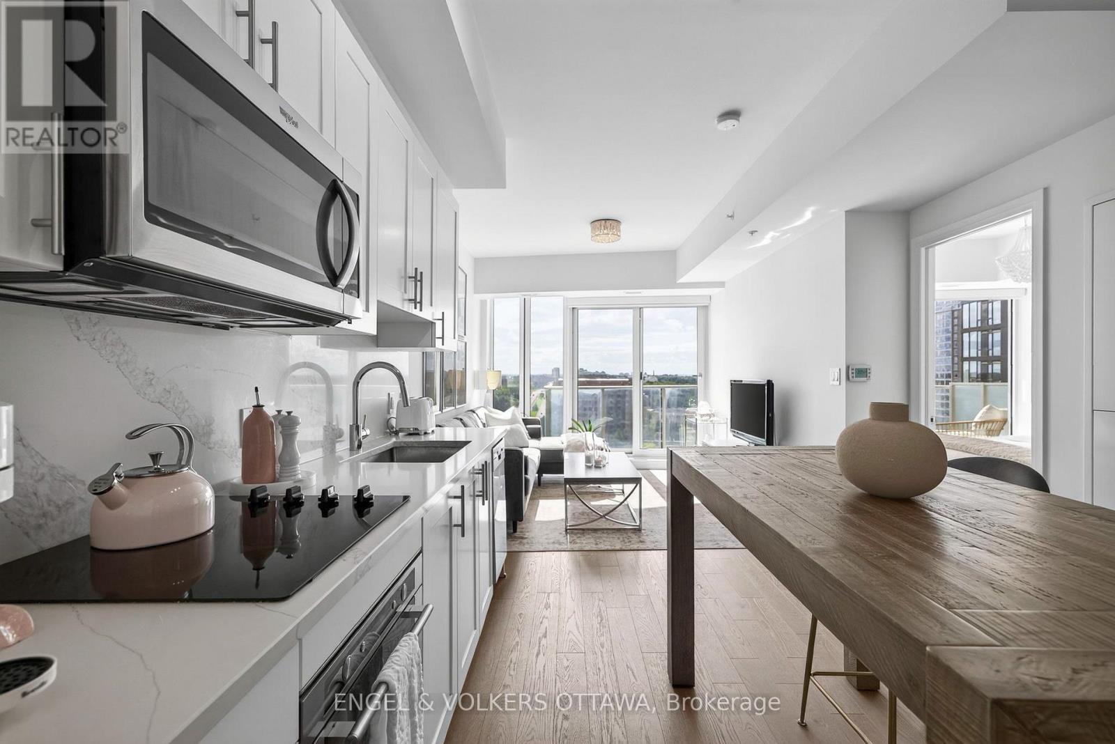 1503 - 805 Carling Avenue Property Photo 17