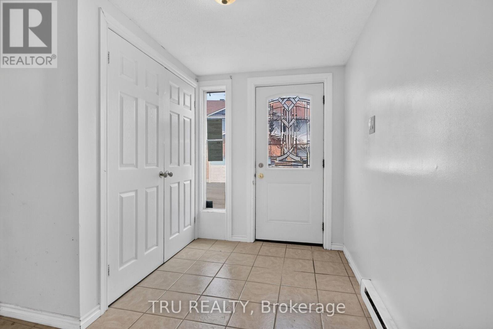 27 - 2050 Riviera Terrace Property Photo 5