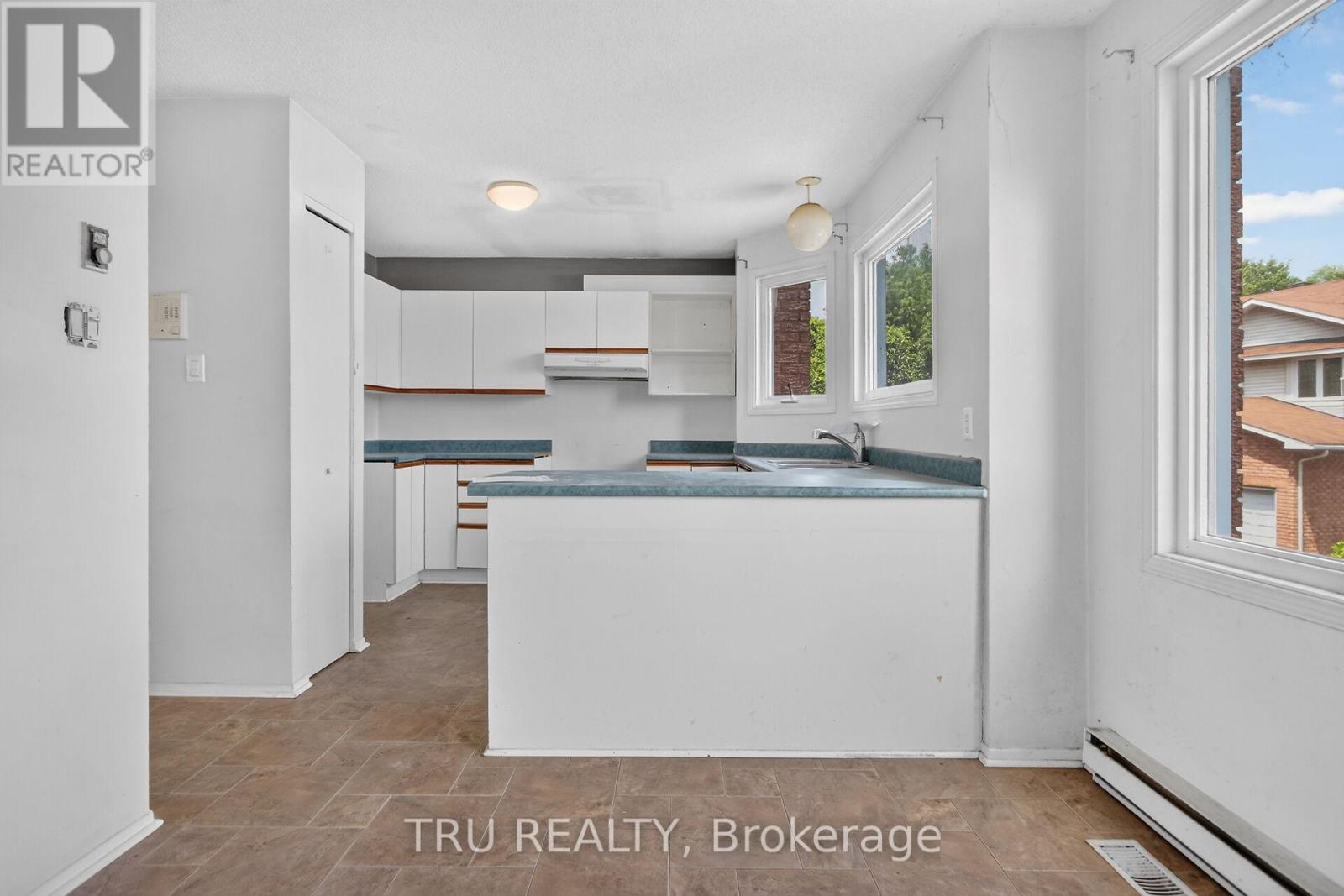 27 - 2050 Riviera Terrace Property Photo 23