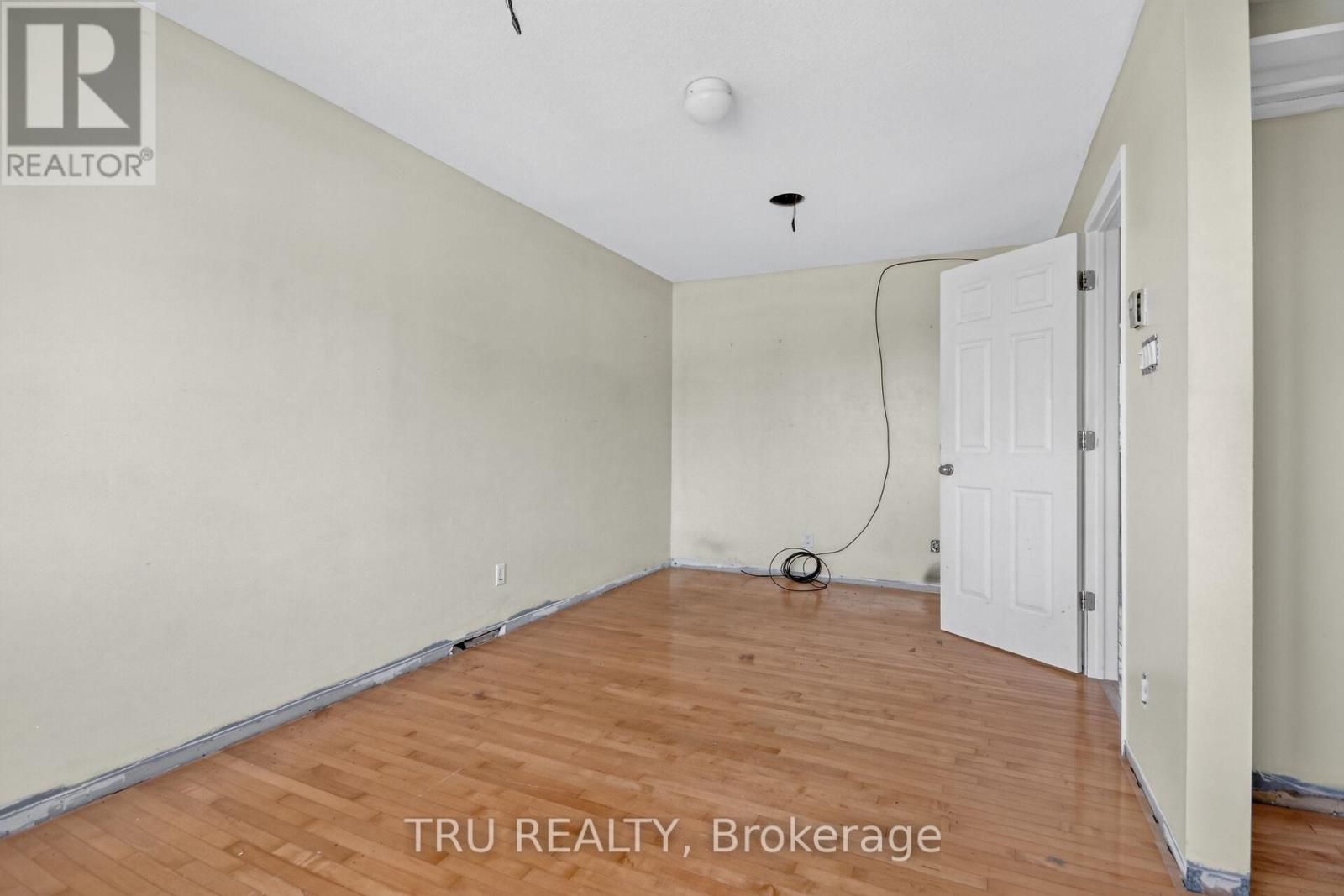 27 - 2050 Riviera Terrace Property Photo 37