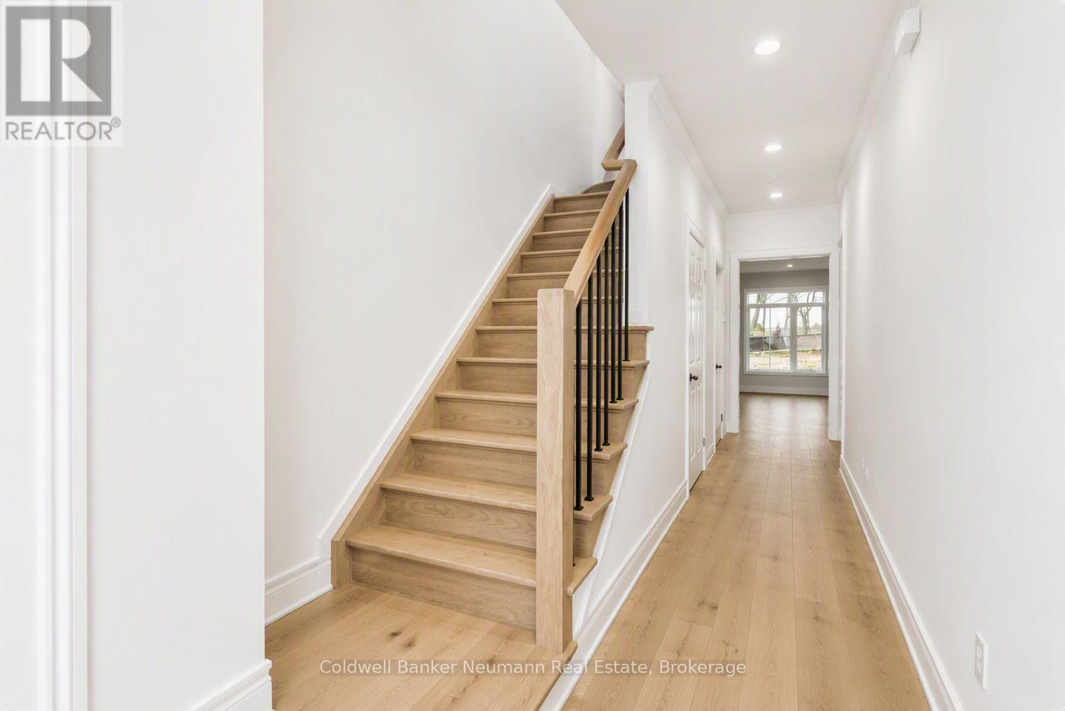 636 Anton Crescent Property Photo 5