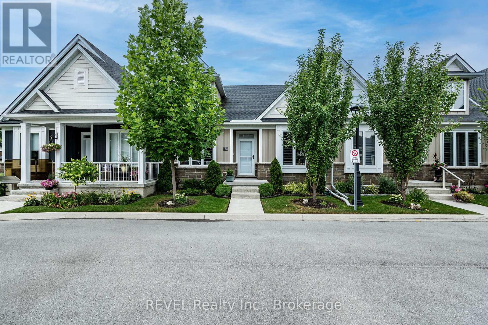 18 PRINCETON COMMON STREET Property Photo 1
