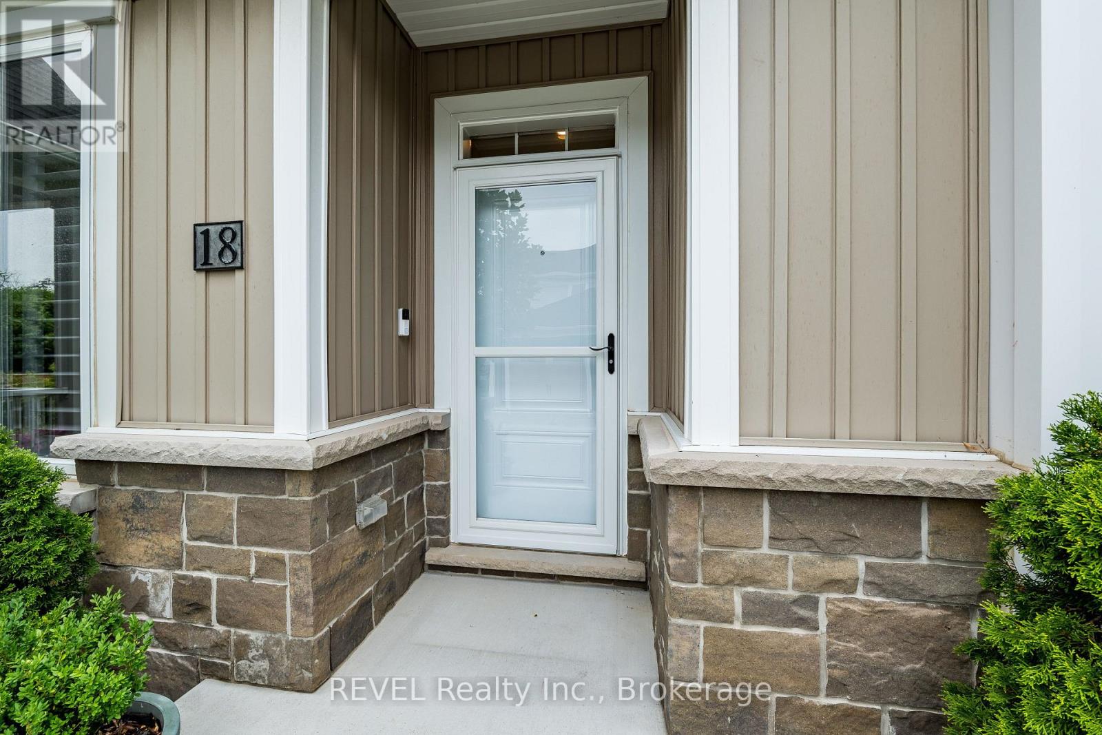 18 Princeton Common Street Property Photo 3
