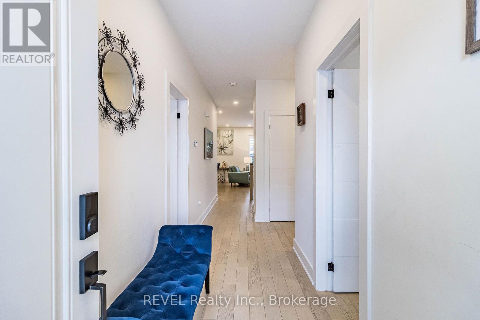 18 Princeton Common Street Property Photo 4