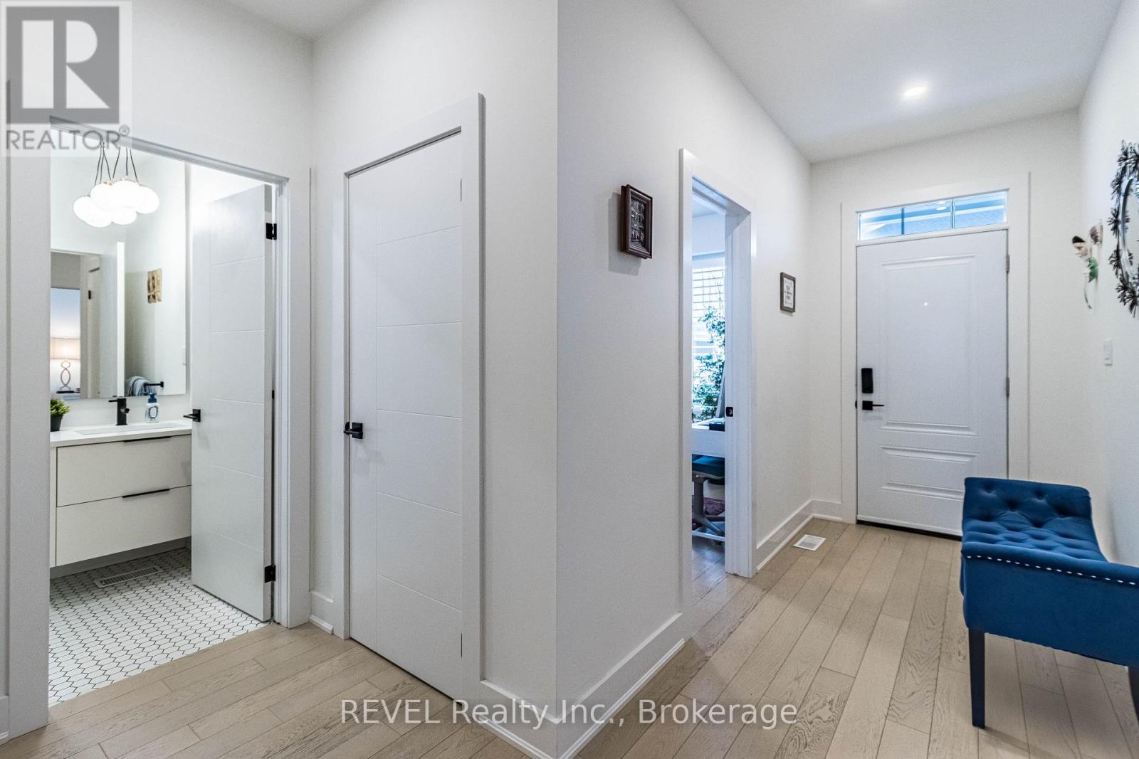18 Princeton Common Street Property Photo 5