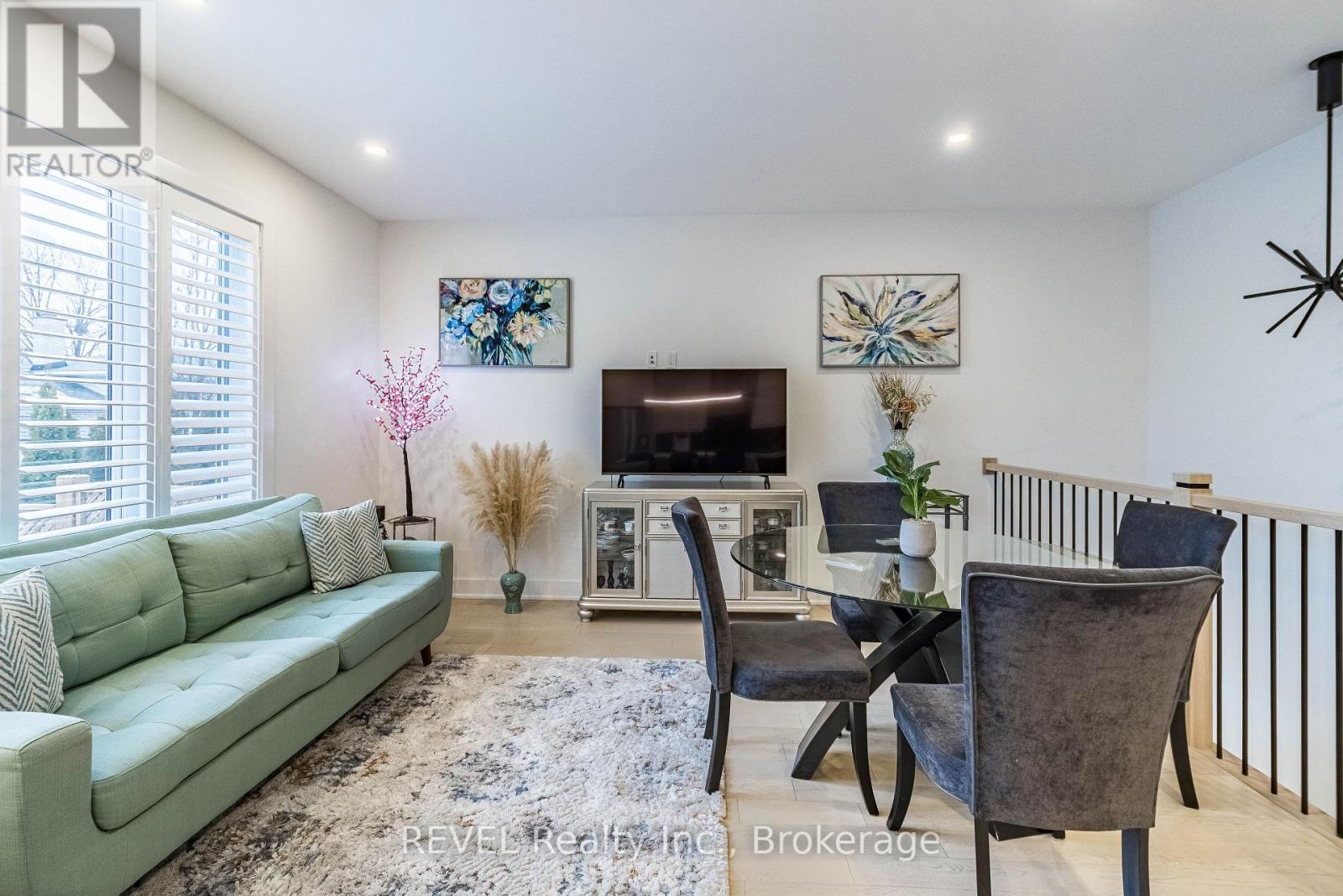 18 Princeton Common Street Property Photo 7