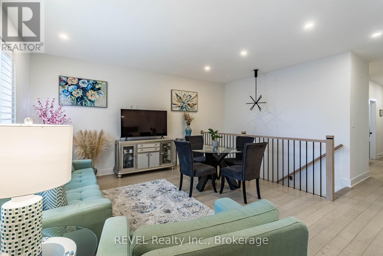 18 Princeton Common Street Property Photo 8