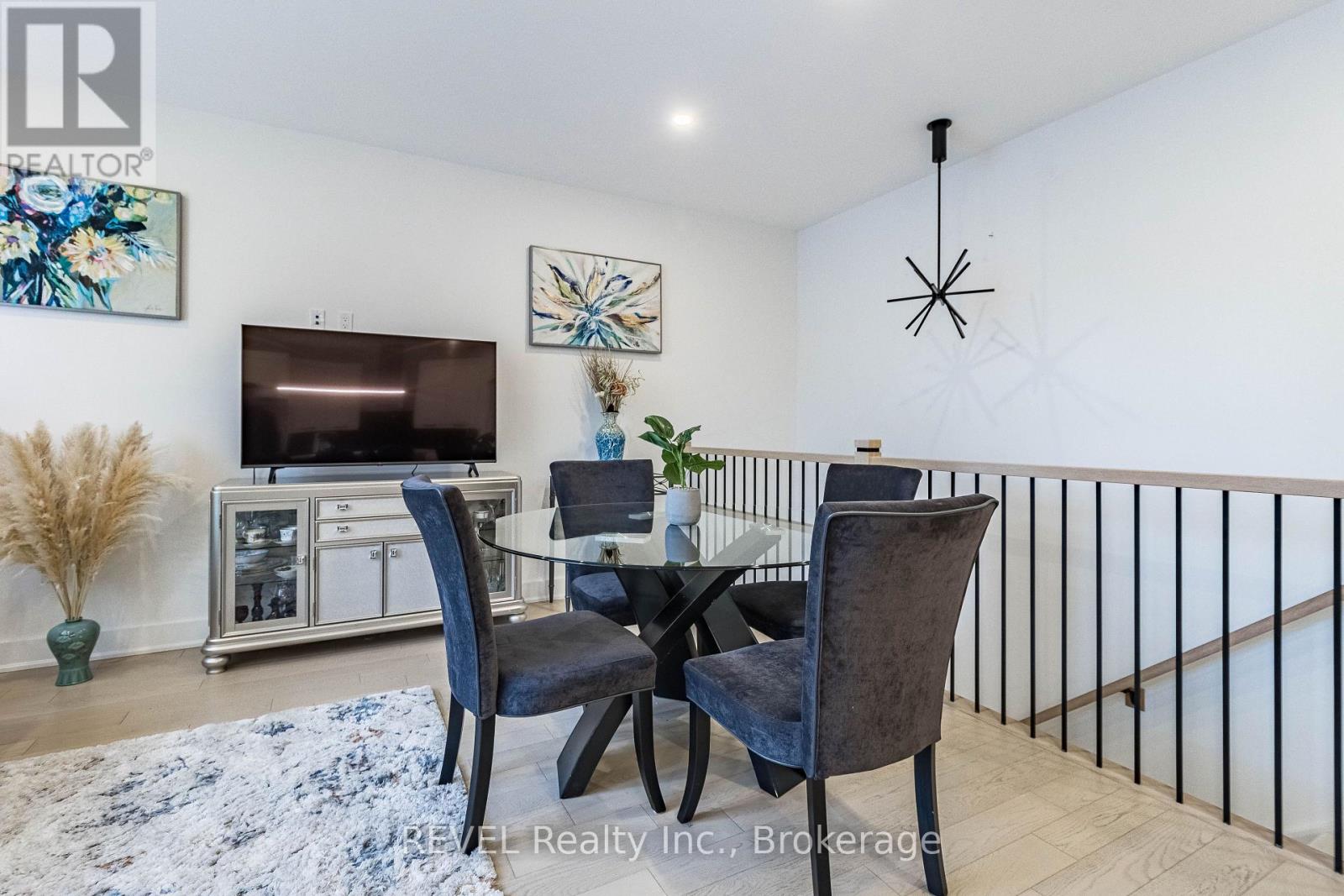 18 Princeton Common Street Property Photo 11
