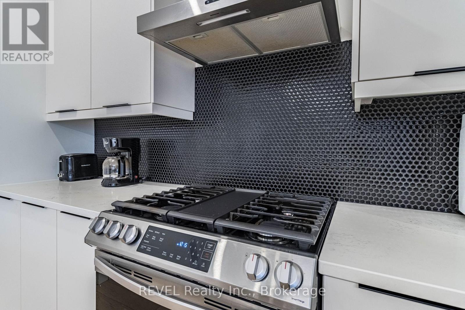 18 Princeton Common Street Property Photo 17