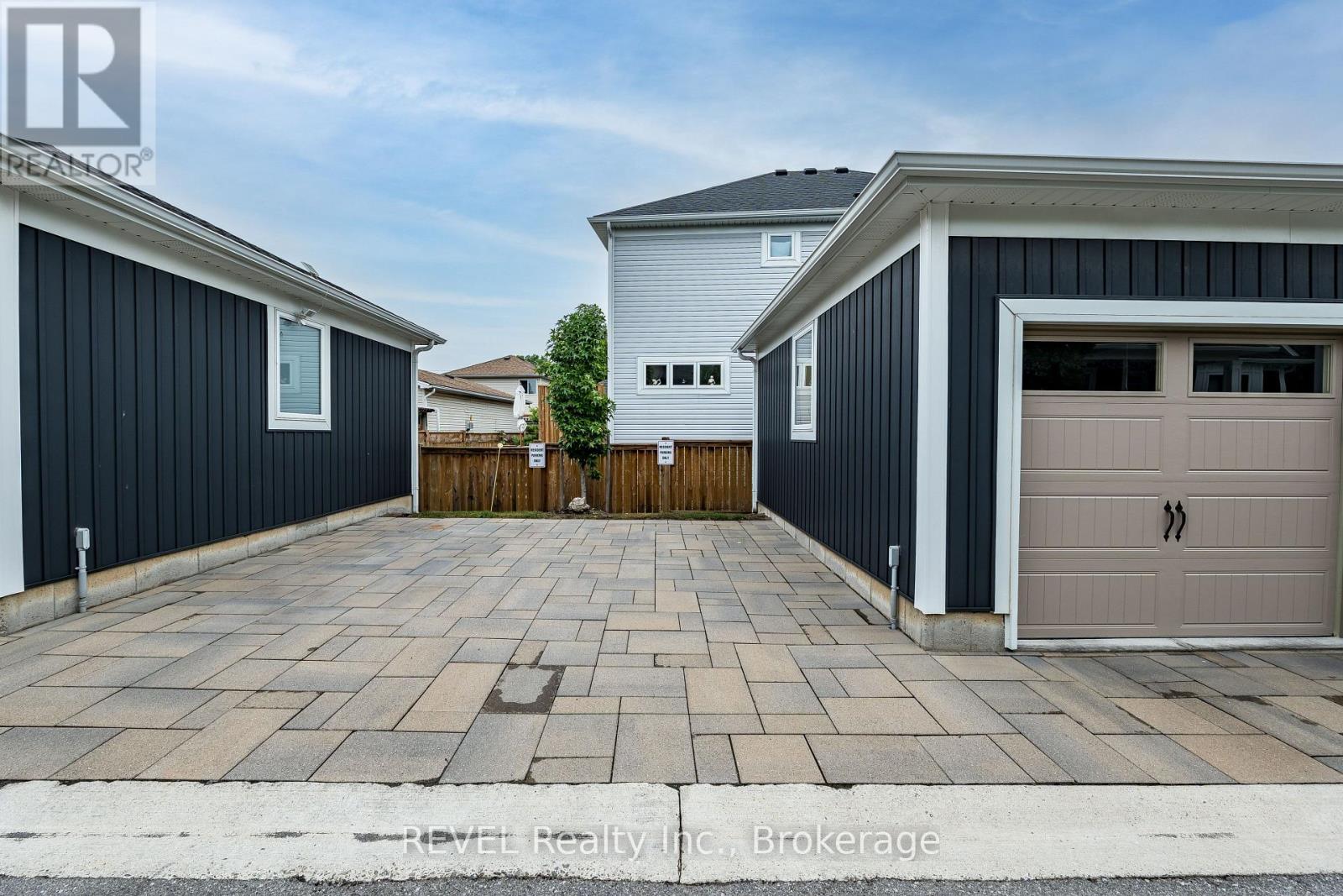 18 Princeton Common Street Property Photo 47