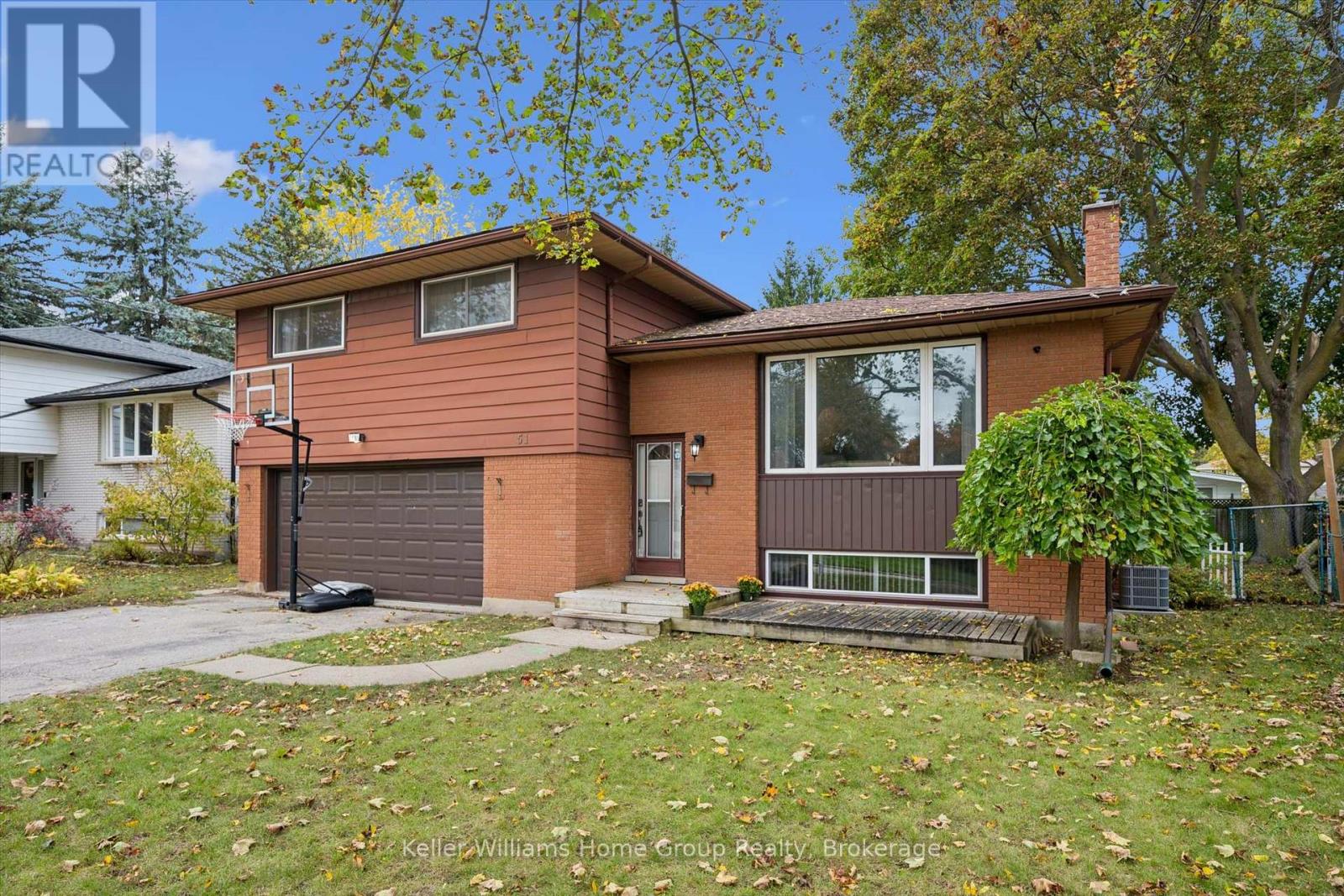 51 Lonsdale Drive Property Photo 1