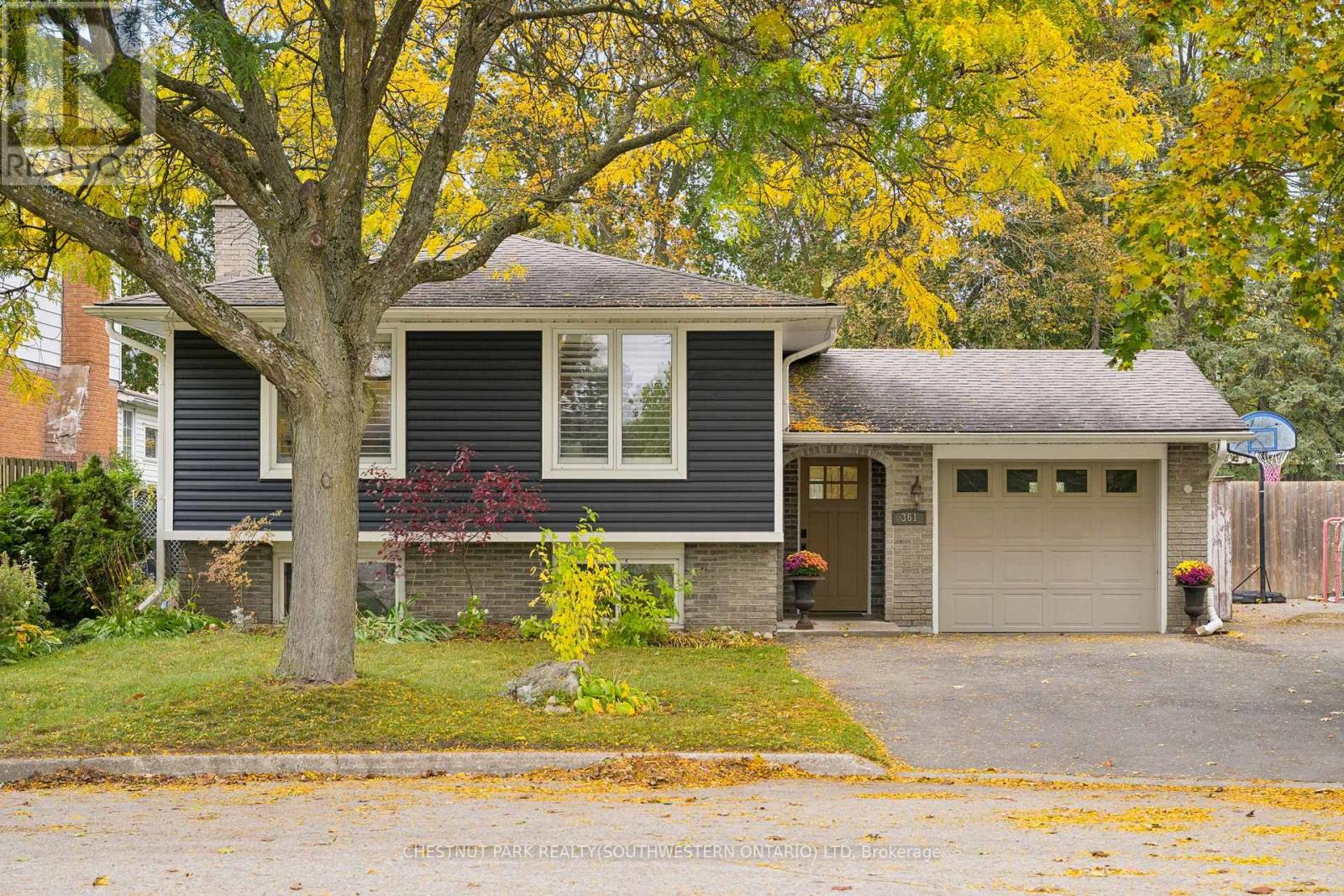 361 Lee Circle Property Photo 3