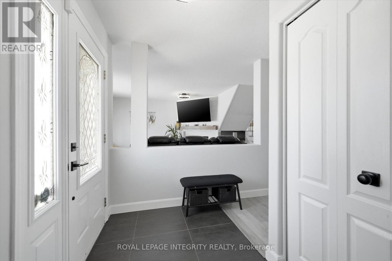 36 Frontenac Boulevard Property Photo 7