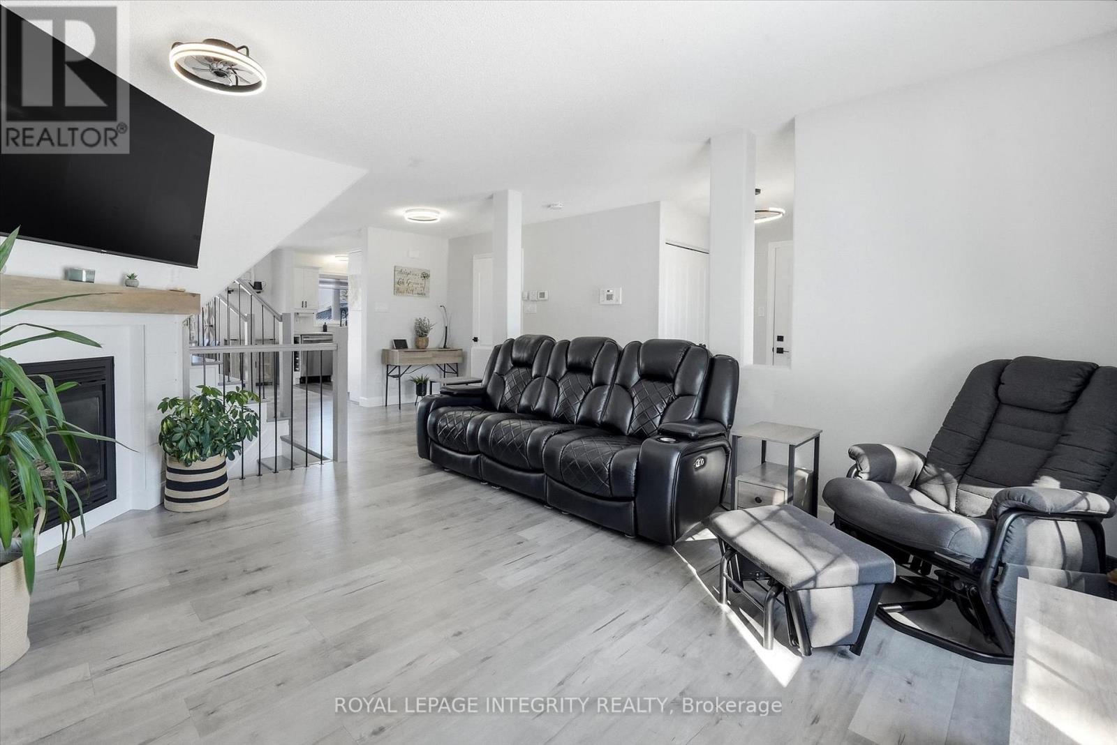 36 Frontenac Boulevard Property Photo 10